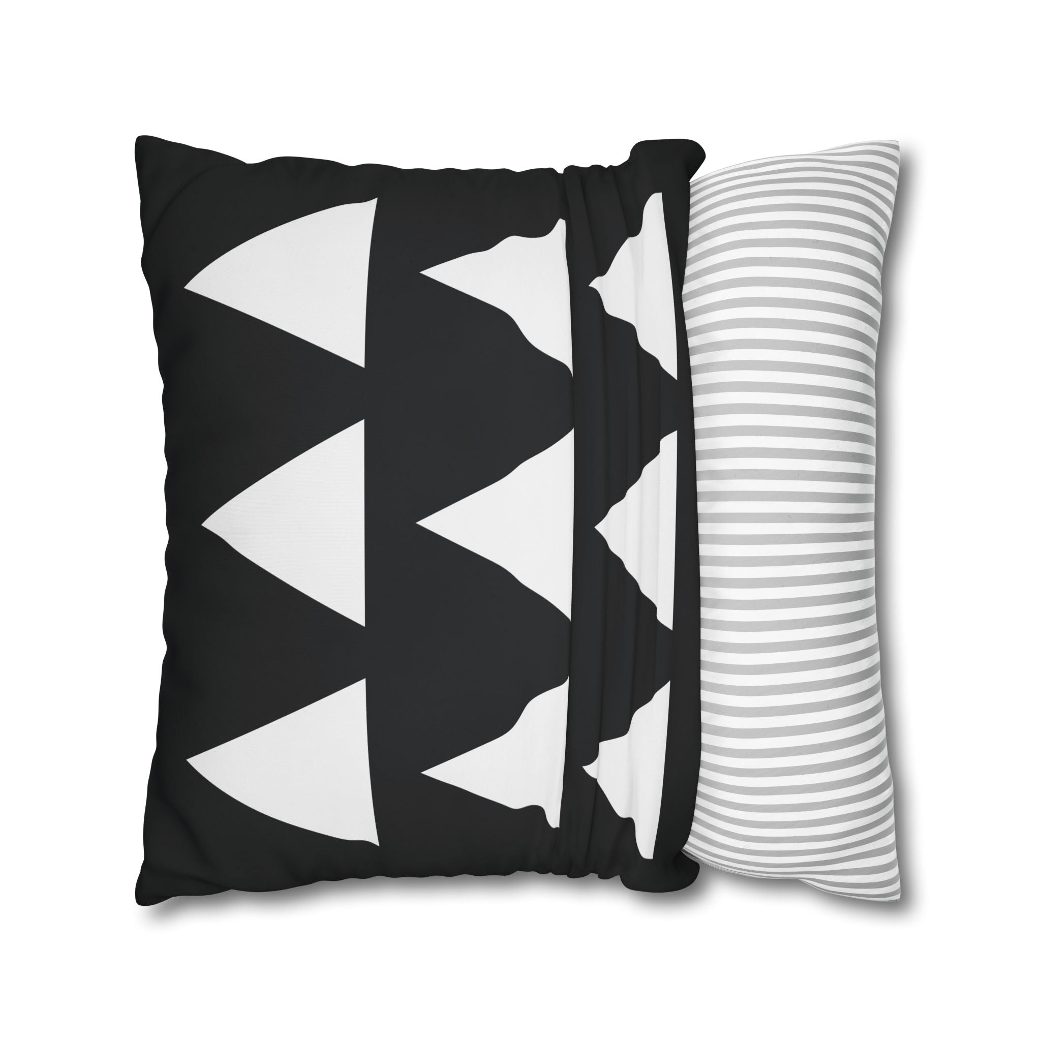 Geometric Triangle Pillowcase - Black & White